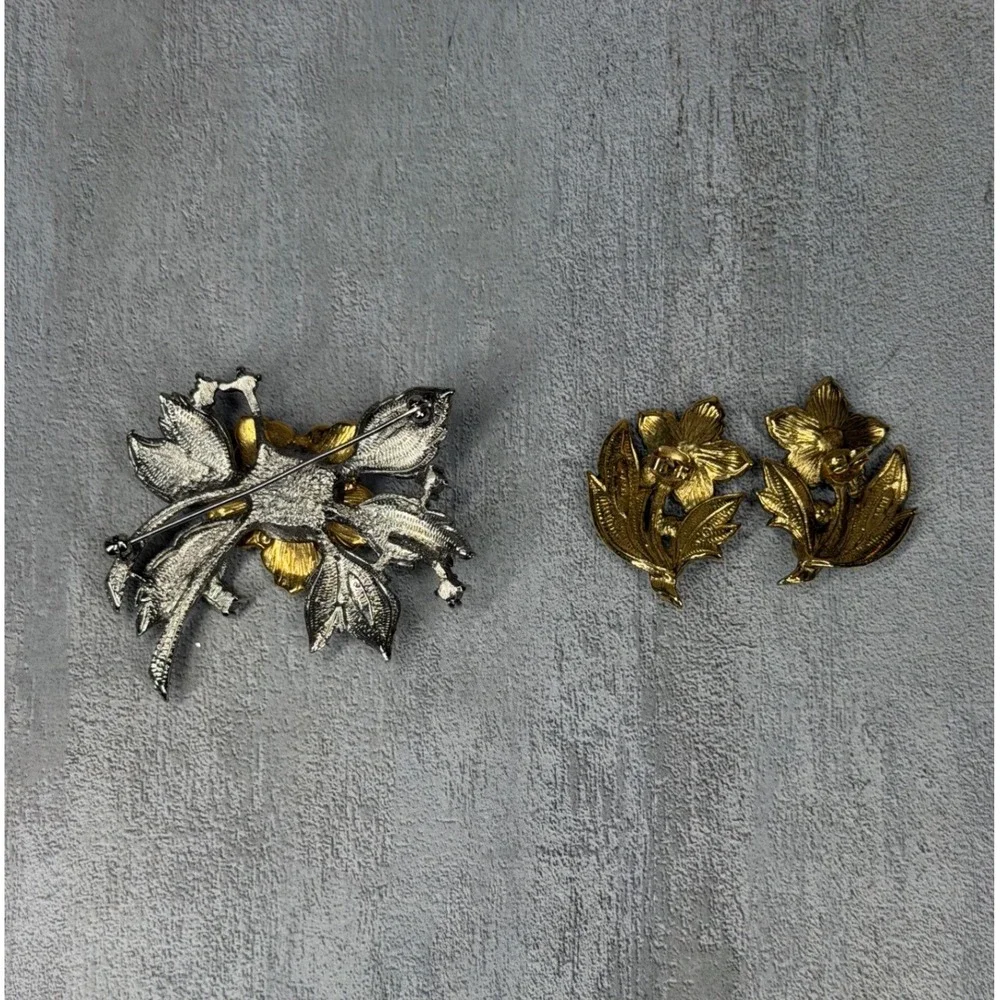 Vintage AVON Floral Brooch Earrings Set Gold Silver Tone Red Rhinestone Enamel